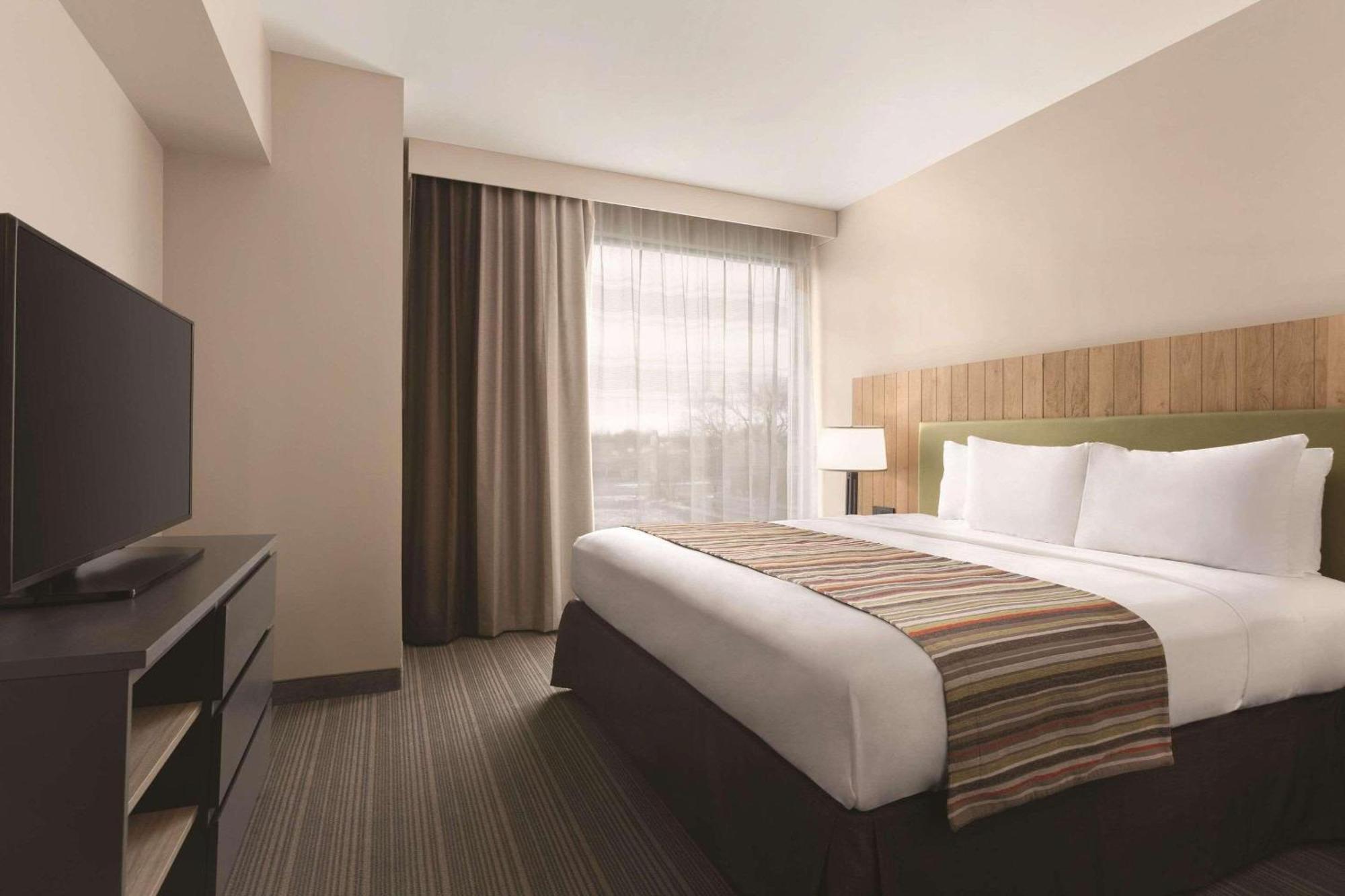 Country & By Radisson, Belleville, On 3* Belleville