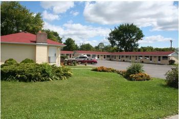 Country & By Radisson, Belleville, On 3* Belleville
