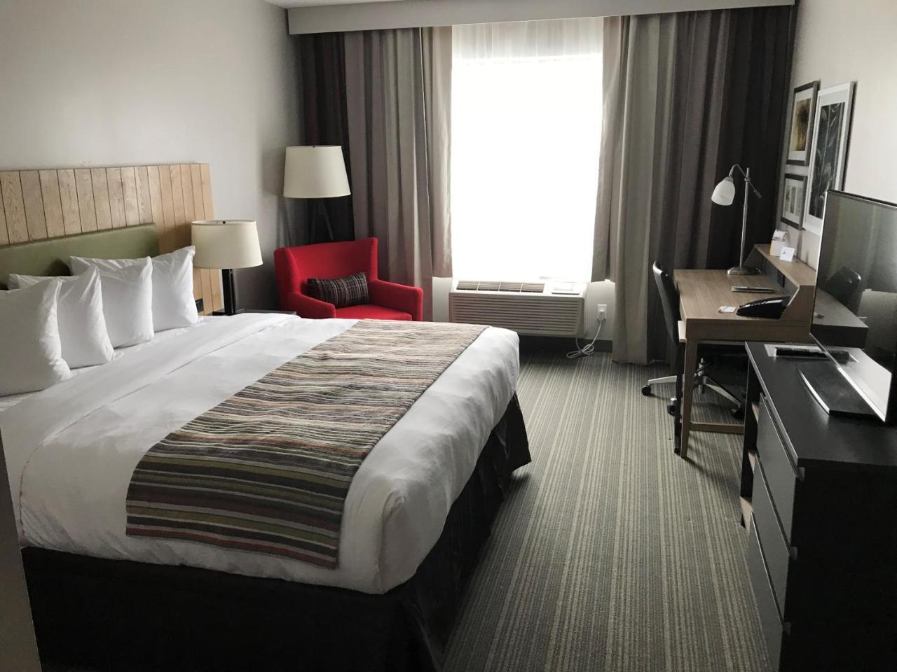 Country & By Radisson, Belleville, On Belleville